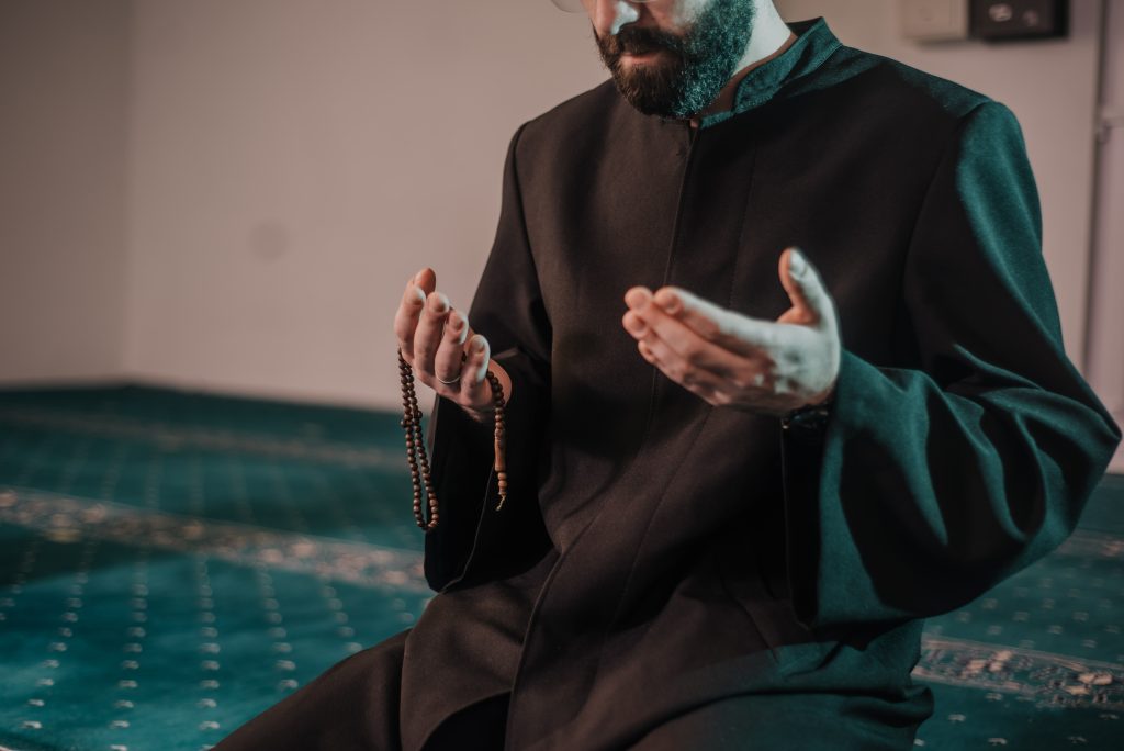 Rohani Ilaj and Istikhara