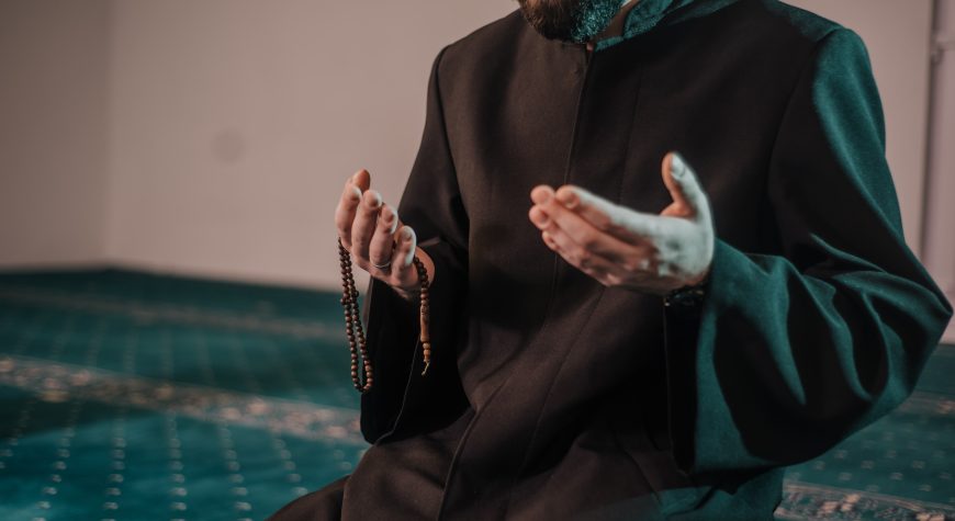 Rohani Ilaj and Istikhara